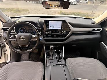 высокие машины: Toyota Highlander: 2021 г., 2.5 л, Вариатор, Гибрид, Кроссовер — 7