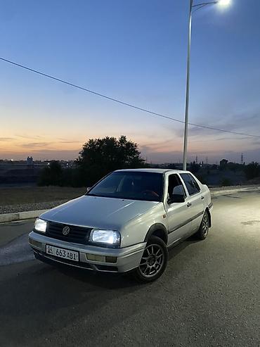 венто запчас: Volkswagen Vento: 1993 г., 1.8 л, Механика, Бензин, Седан — 1