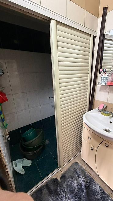 Продажа полдома: Продается пол дома 🔥🍒 📍 Адрес: ул.Мраморная (район Ошского рынка) — 9