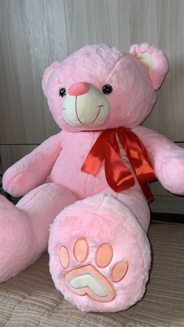 чехол для мягких мебель: Большой плюшевый медведь розового цвета. - Размер: крупный, примерно