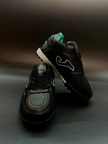 Бутсы: Сороконожки Joma белого цвета с синими вставками. Отлично подойдут — 8