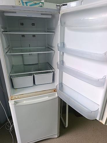 Холодильники: Холодильник Indesit, двухкамерный, белый. Б/у . В хорошем состоянии — 3