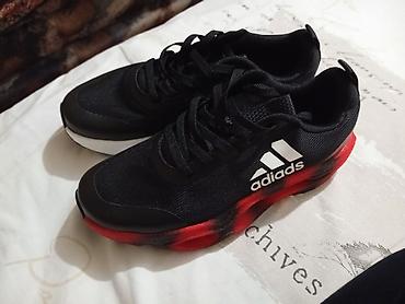Кроссовки Adidas, размер 42 (указан на ярлыке). - Цвет: черный верх at lalafo.kg Кроссовки Adidas, размер 42 (указан на ярлыке). - Цвет: черный верх