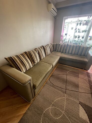 мебель диваны угловые: Угловой диван, цвет - Бежевый, Б/у
