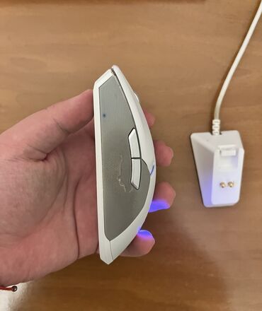 профессиональные муз колонки: Razer Viper Ultimate Mercury Слегка потерты края, работает хорошо