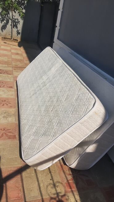 taxt ucun matraslar: Sadə matras, Bir nəfərlik