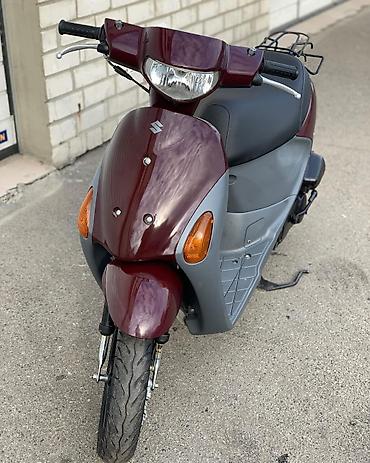 Mopedlər,skuterlər: Suzuki Let’s 4 skuter - Rəng: tünd qırmızı/gri iki rəngli kuzov - — 1