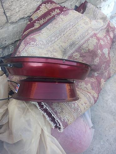 pilet soba: Qırmızı rəngli elektrikli halogen/sobaya bənzər masaüstü qızdırıcı – — 1