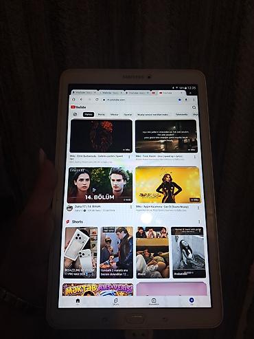 планшет самсунг: Samsung Galaxy Tab A (ağ rəng) - 8–9 düymlük ekran (təqribi), ön — 9