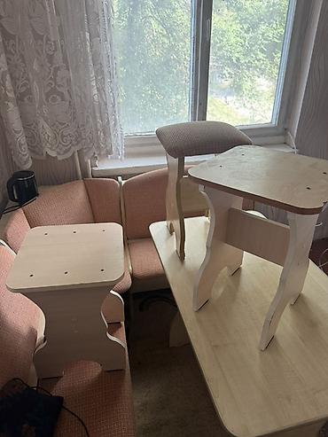 silver kitchen: Кухонный уголок с набором мебели в светло-бежевых тонах Состав — 4