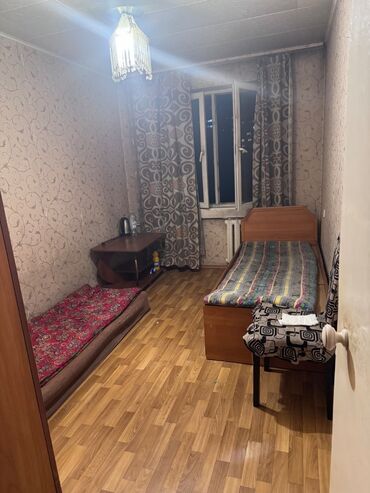 сдаю комнату подселением: 1 комната, Собственник, С мебелью частично
