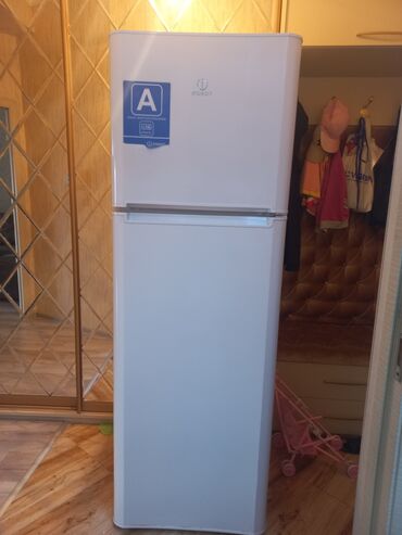 qapi kalonkalari: Indesit iki qapılı soyuducu No frozedur 172sm uzunluq 60sm eni -