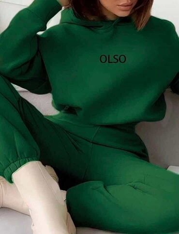 Gornji i donji deo: Komplet trenerka: 3500dinara 
Ful termo — 3