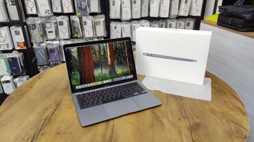 Apple MacBook: Apple MacBook, 13.3 ", Apple M1, 256 GB