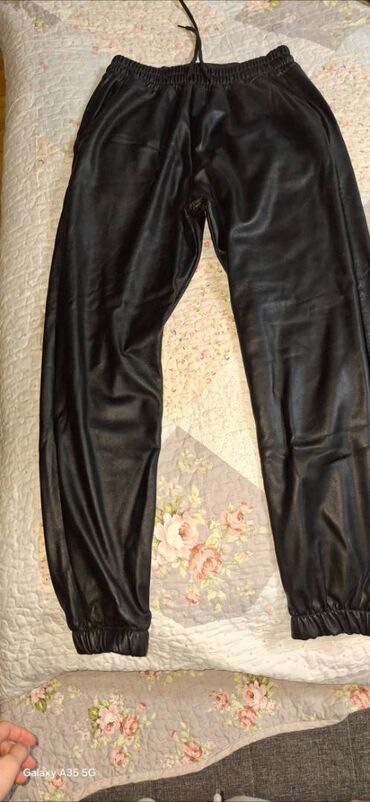 Digər qadın geyimləri: 10 azn — 5