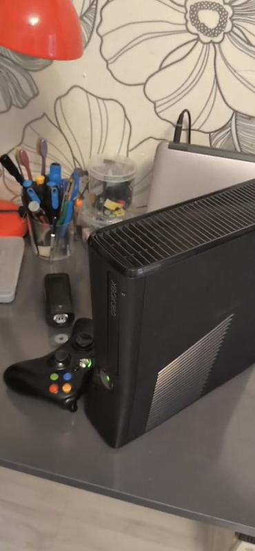 xbox one fat: Xbox 360 (Slim) oyun konsolu Xüsusiyyətlər: - Model: Xbox 360 Slim — 1