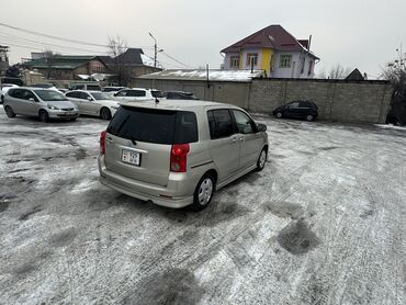 Toyota: Toyota Raum: 2003 г., 1.5 л, Автомат, Бензин, Универсал