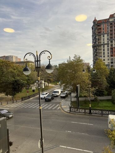 Otaqların uzunmüddətli kirayəsi: Yalniz aileye, Koroglu parkina panarama penceresi olan 2 otagli tam — 5