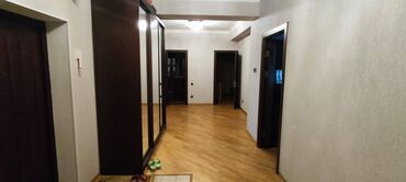 Uzunmüddətli kirayə mənzillər: Nəsimi rayonu Abdulvahab Salamzadə küçəsində (8 Noyabr metrosunun — 16