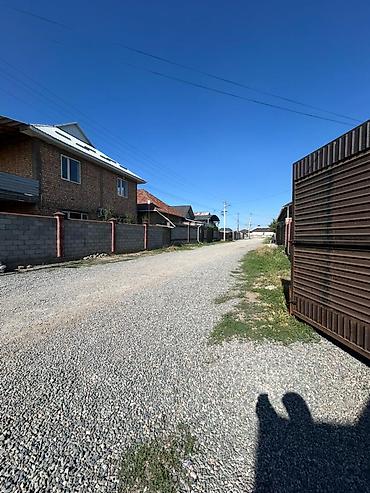 Продажа таунхаусов: СРОЧНО! ПРОДАЁТСЯ ДОМ Район: Ак-ордо, Ул Жаныы муун 1 Рядом школа и — 1