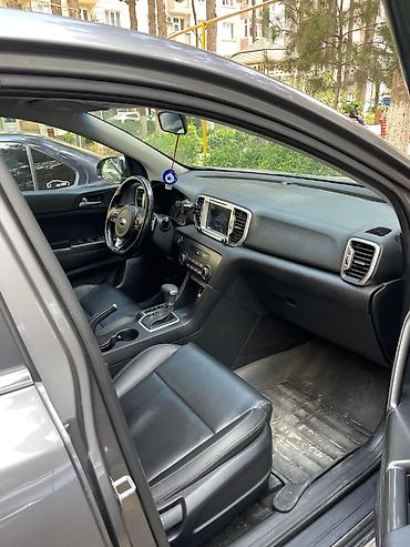 Kia: Kia Sportage: 1.7 l | 2017 il Krossover — 6