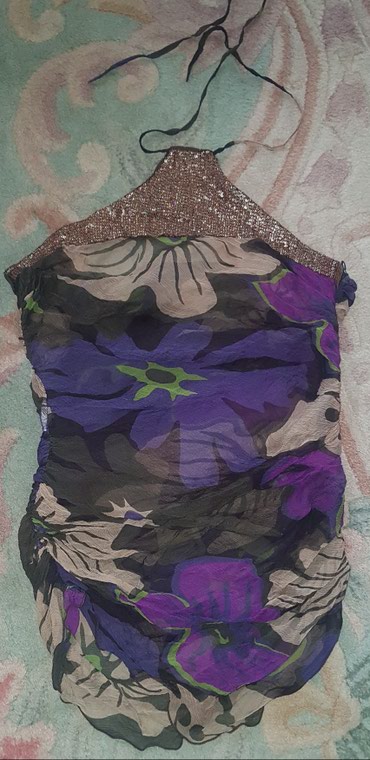 Ostale majice, topovi: Alysi cvetna top majica, na vrhu su sljokice i vezuje se oko vrata. Sa — 7