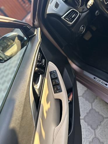 меняю на скот: Infiniti : 2017 г., 2 л, Робот, Бензин, Кроссовер — 6
