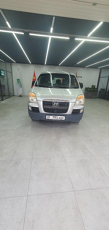 сиденья машина: Hyundai Starex: 2004 г., 2.5 л, Автомат, Дизель, Минивэн — 1