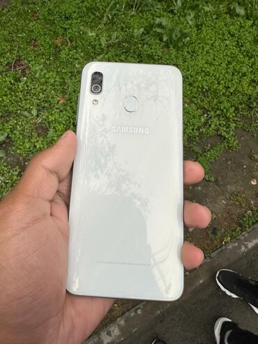 Samsung A30, Новый, 32 ГБ, цвет - Белый, 1 SIM