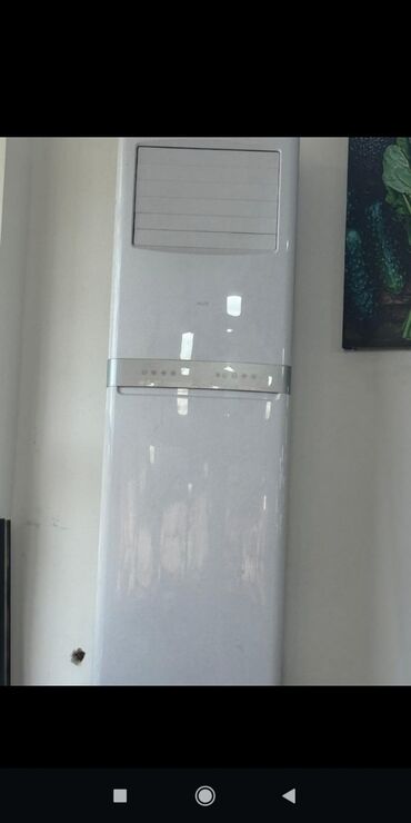 Daewoo: Döşəmə tipli kondisioner (floor-standing) - Rəng: ağ, minimalist