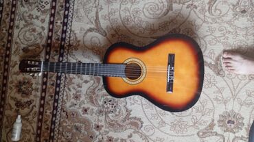 женские кроссовки reebok classic: Klassik gitara heç bir problemi yoxdur qutusu üstündə hədiyyə olunur