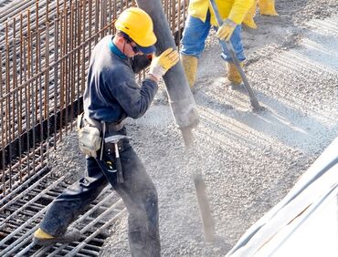 бетонный латок: Требуется Бетонщик, Оплата Дважды в месяц, 3-5 лет опыта