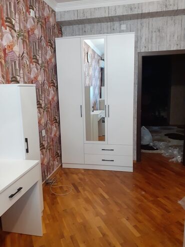 itmiş əşyalar: Распашной, 3 двери Прямой шкаф, Гардеробный шкаф