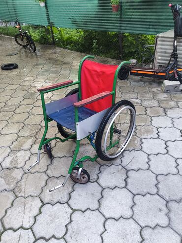 ортопедические товары: Продам инвалидную коляску. Производство СССР состояние нормальное