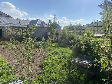 Үйлөрдү сатуу: 6 бөлмө жана андан көп, 100 м², 8 соток, Бишкек, Арча-Бешик ж/м Менчик ээси — 4