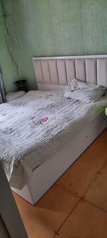 dekor vitrin: Yataq otağı mebel dəsti - Çarpayı: Ağ gövdəli, yumşaq parçadan — 3