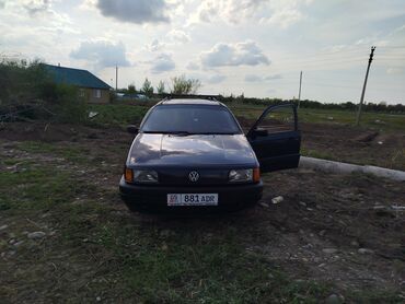 Volkswagen: Volkswagen Passat: 1990 г., 1.8 л, Механика, Бензин