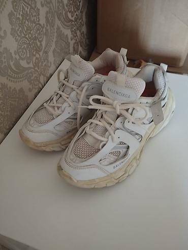 don modeleri: Balenciaga Track ağ krossovkalar - Model: Balenciaga Track - Rəng — 9