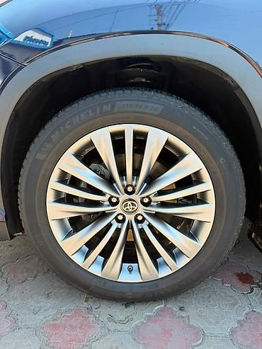 2 8: Toyota Highlander: 2020 г., 2.5 л, Гибрид, Кроссовер — 6
