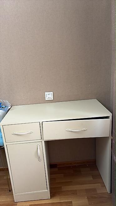 komputer oturacaq: Açıq krem rəngli iş/oxu masası - Material: laminat/taxta əsaslı panel — 2