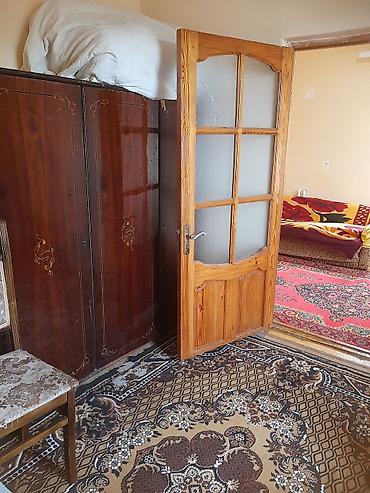 sumqayit 9 cu mikrorayon: Masazir tamstorenin arxasinda 2 otaqli orta temirli her bir ewyasi — 3