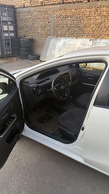 byd song plus dm: Toyota Prius C: 2019 г., 1.5 л, Вариатор, Гибрид, Хэтчбэк — 6