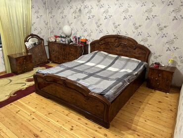 тумбочки кровать: Спальный гарнитур, Двуспальная кровать, Комод, Тумба, Б/у
