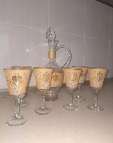 Qrafinlər və səhənglər: 6