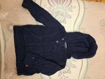 18 oyuncaqlar: Jaket
olçü 18- 24 ay.
10 azn