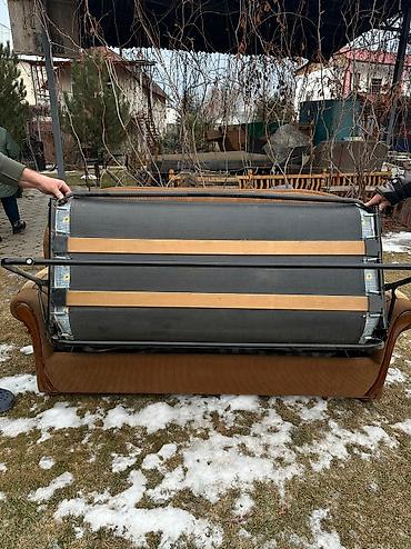 Прямые диваны: Прямой диван, Б/у — 9