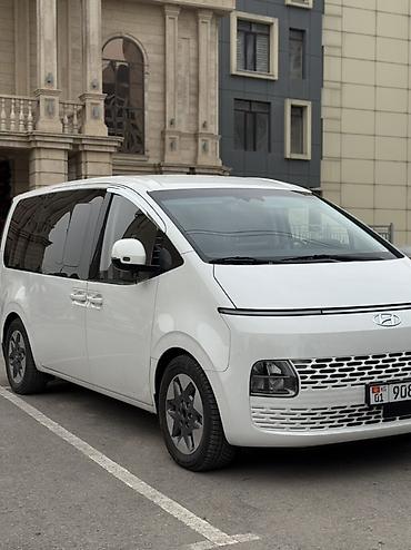 Hyundai: Hyundai Staria: 2022 г., 2.2 л, Автомат, Дизель, Минивэн — 1