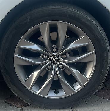 r17 тойота: Комплект Литых дисков Toyota (оригинал) R17 215/55 с комплектом летних — 1