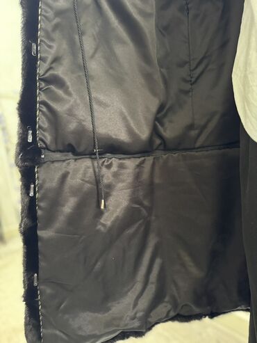 Шубы: Шуба из норки, классический прямой крой, длина миди. Размер M,L.Цвет — at lalafo.kg — 7 Шубы: Шуба из норки, классический прямой крой, длина миди. Размер M,L.Цвет — — 7