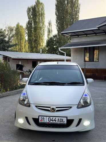 продажа авто в бишкеке и по всему кыргызстану: Honda Fit: 2003 г., 1.5 л, Автомат, Бензин, Хэтчбэк